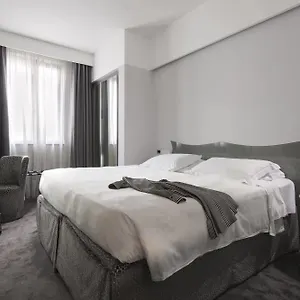Hotel Berna Milán